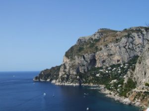 Der Alterssitz von Kaiser Tiberius war auf Capri mit seinen steilen Klippen.