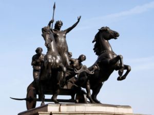 Denkmal für Königin Boudicca auf ihrem Streitwagen